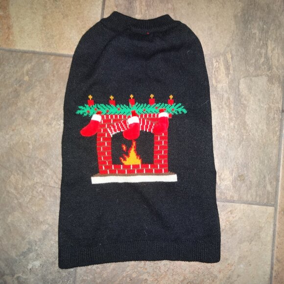 Christmas Black Dog Sweater Fireplace Mantel 3-D Stockings M Retail $38 FabDog - Picture 2 of 5